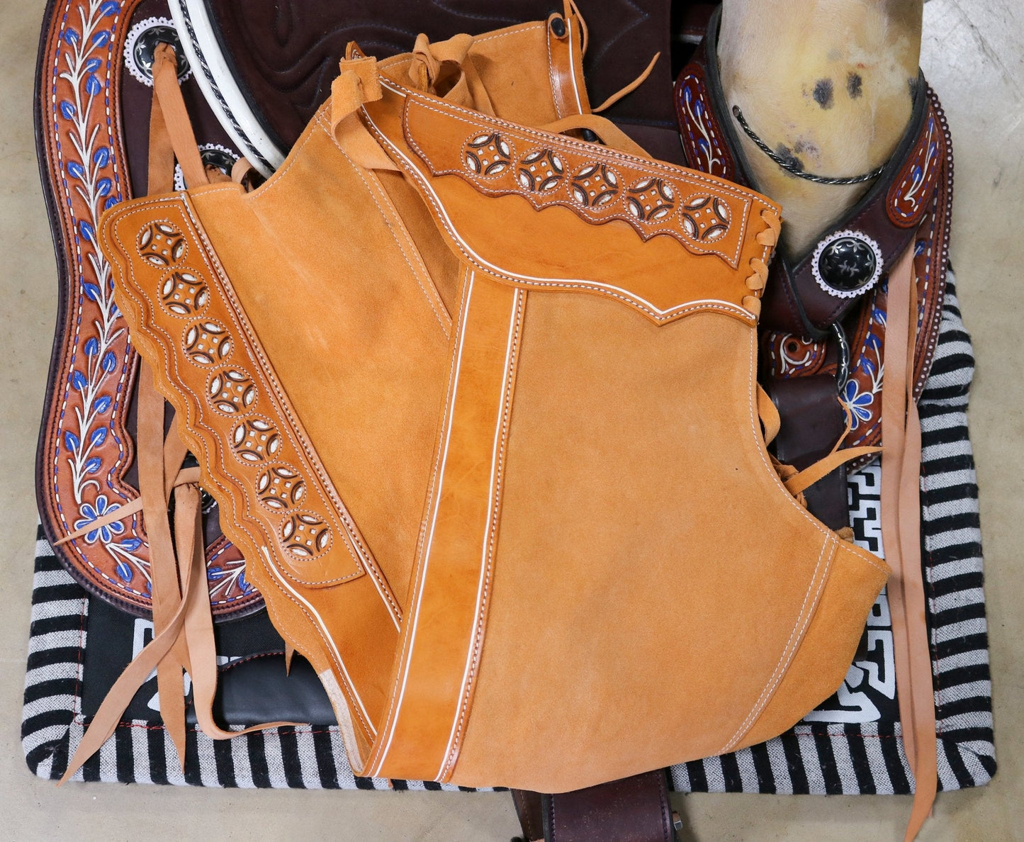 40" Brown Charros Chaps Chaparreras Charras De Gamuza - M - Royal Saddles - Charro Polainas/Chaps