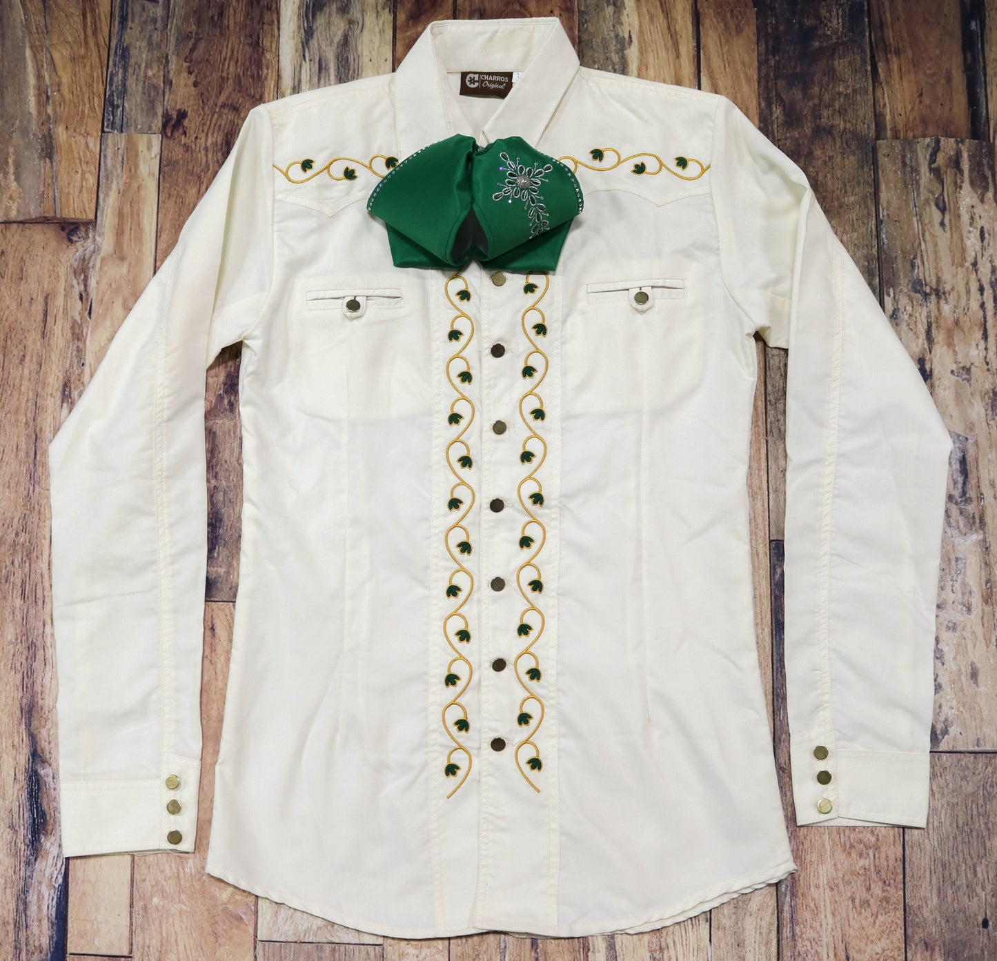 36 (S) Camisa Crema Charra Diseño Bordada