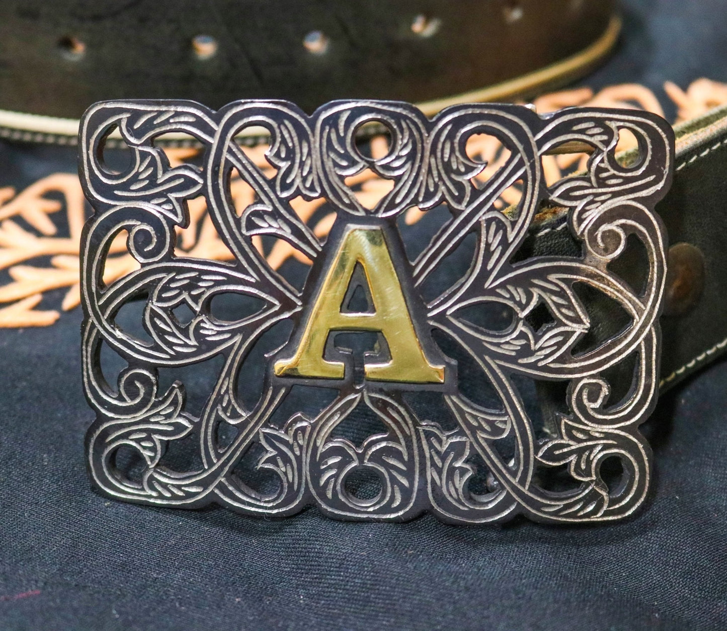 Hebilla Pavonada "A" Negra Charro Buckle - M - Royal Saddles - Belts/Buckles