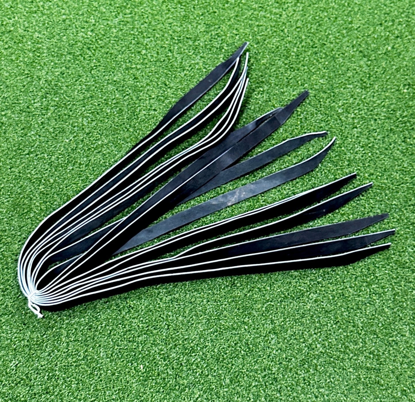 Juego de 8 Piel Black Tientos Para Montura Charra Leather Strings - M - Royal Saddles - Charro Saddle Parts
