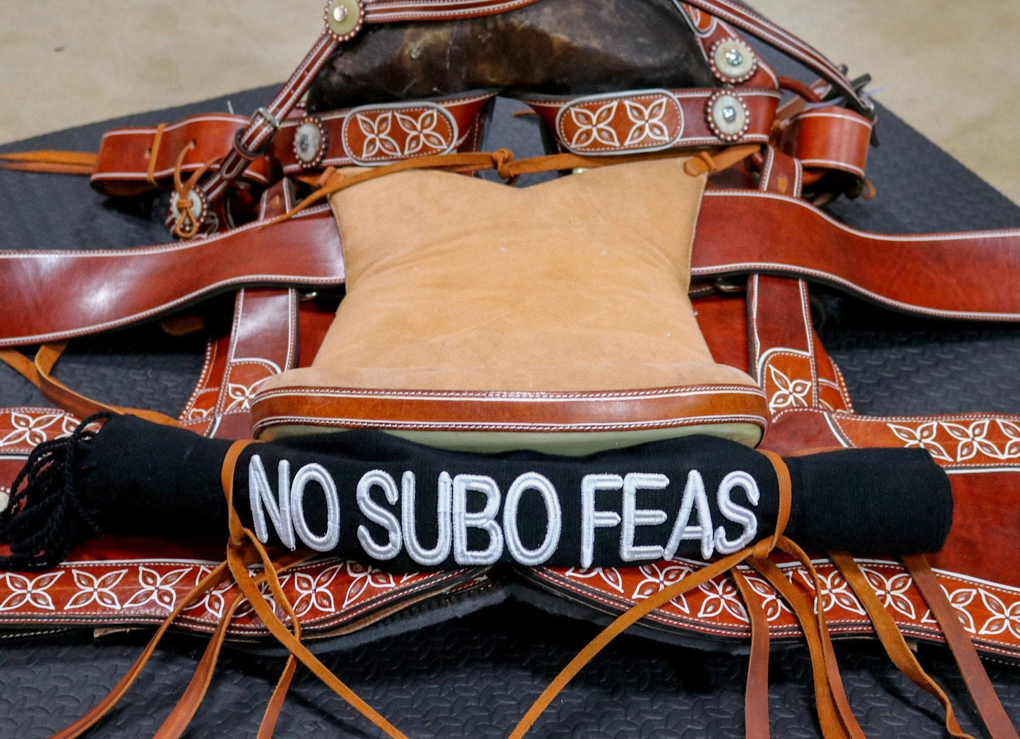 No Subo Feas Black Charro Montura Sarape - M - Royal Saddles - Sarapes