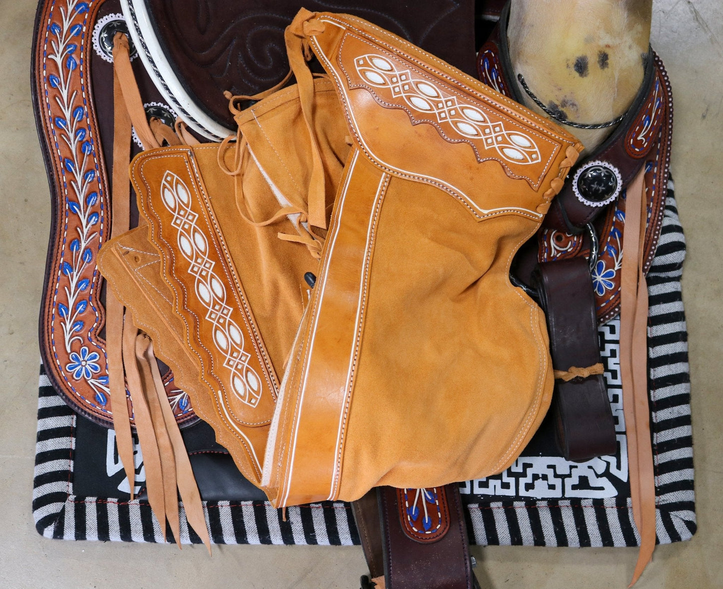 40" Charros Original Chaparreras Chaps Gamuza Suede - M - Royal Saddles - Charro Polainas/Chaps