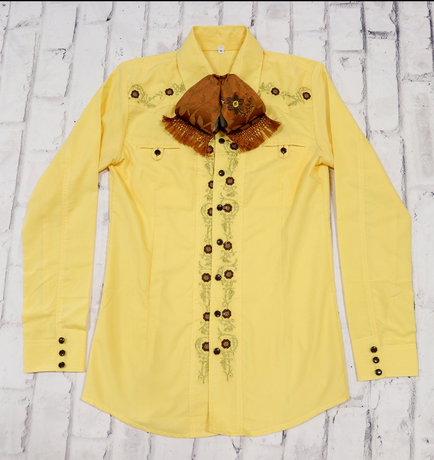 36 (S) Camisa Embroidered Yellow Charra Diseño Bordada