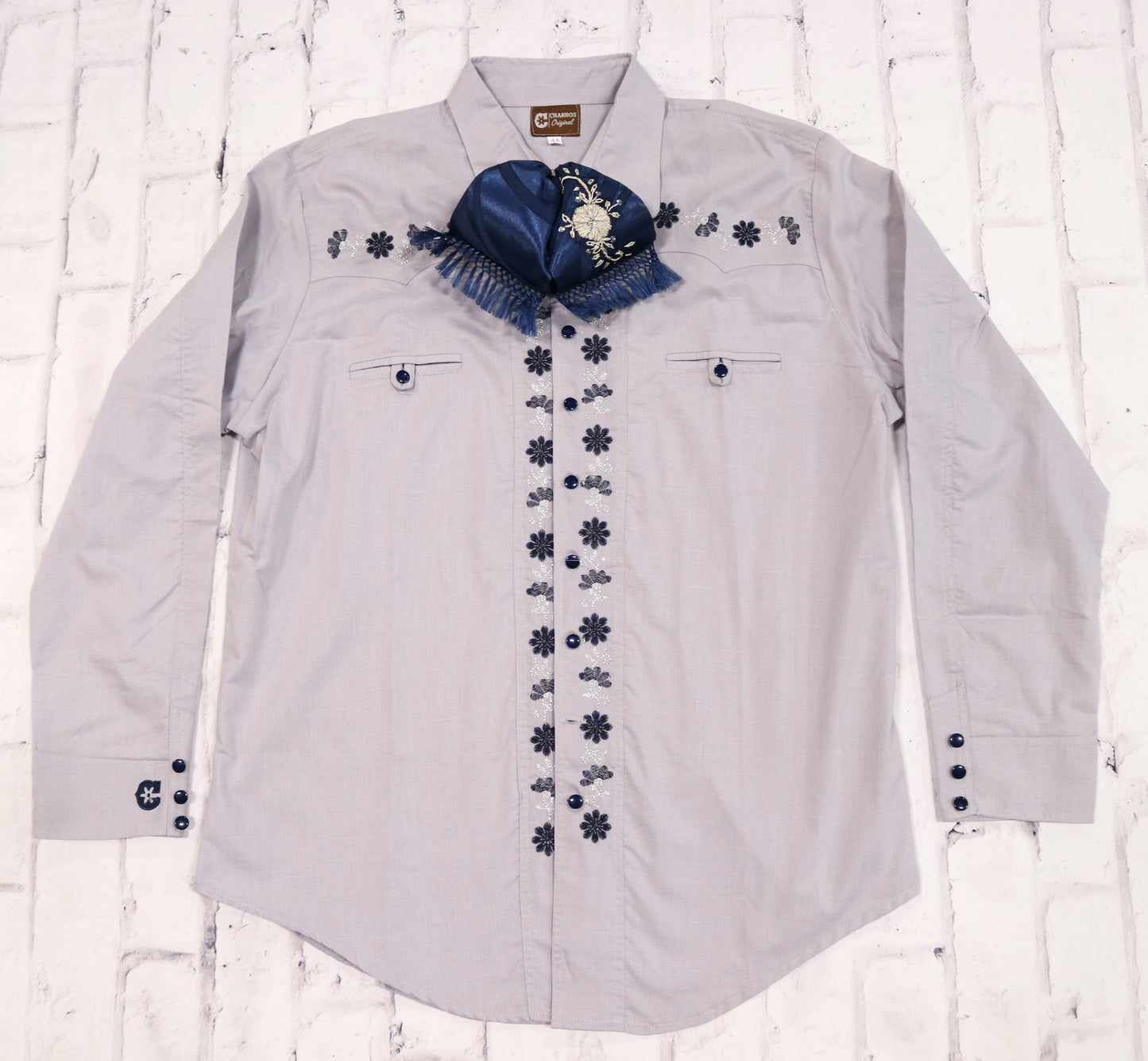 44 (2XL) Camisa Slate Charra Diseño Bordada