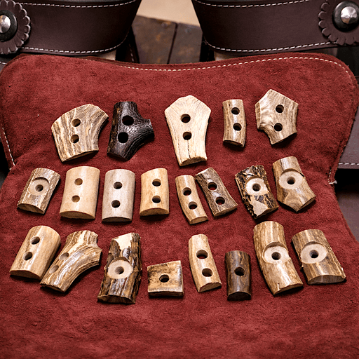 Charro Chapetones De Cuerno De Venado Para Monturas - M - Royal Saddles - Charro Saddle Parts