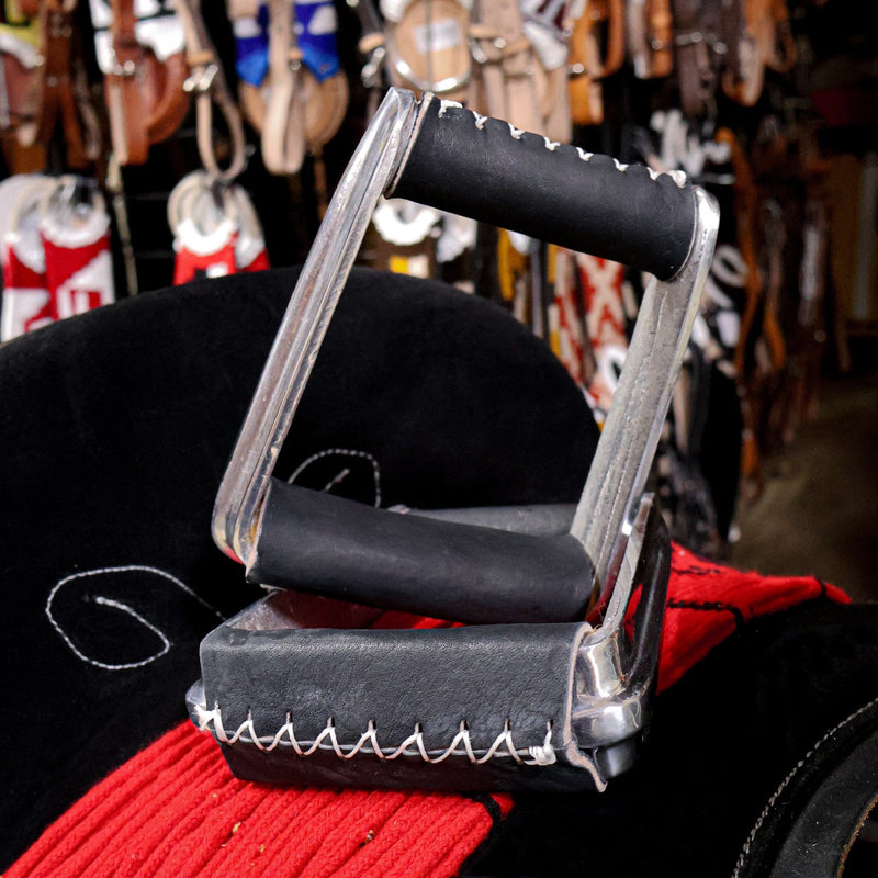 Montura Black Charra Estribos Aluminum Stirrups - M - Royal Saddles - Charro Saddle Parts
